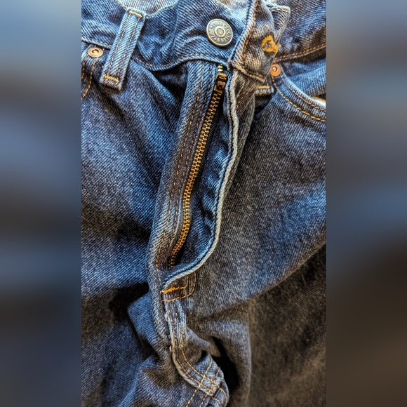 Gently Used Men's Lee Regular Fit Straight Leg Jeans. - Picture 2 of 13